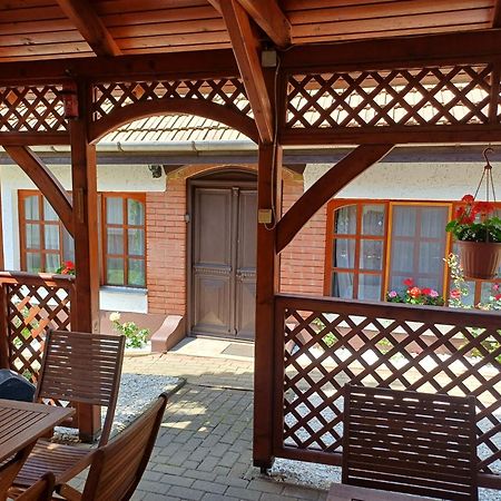 Eszter Vendégház Tiszafüred Exterior foto