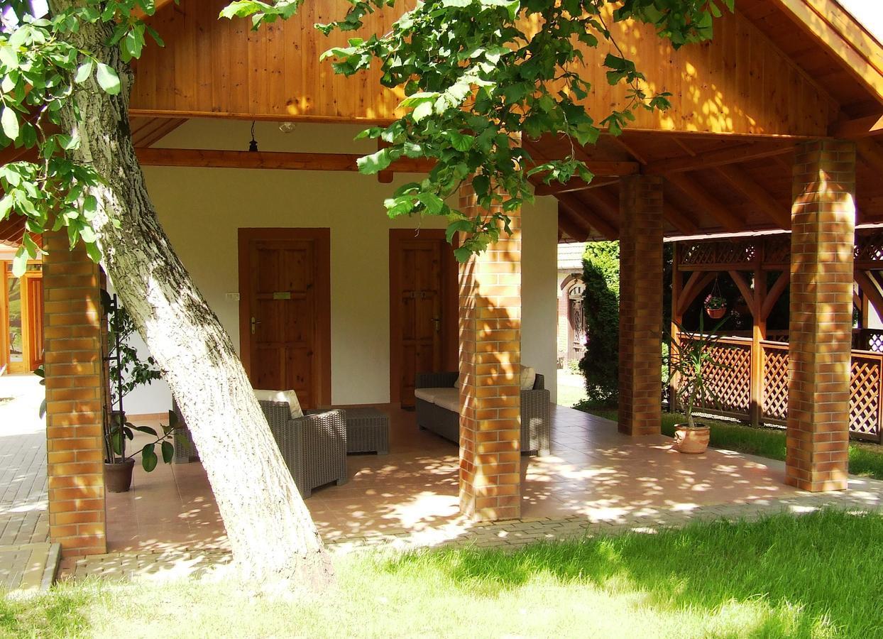 Eszter Vendégház Tiszafüred Exterior foto